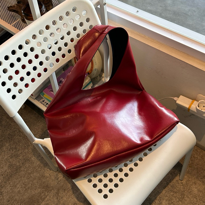 Hobo包推荐 | 10 款高颜值平价Hobo包，大容量慵懒感通勤必备