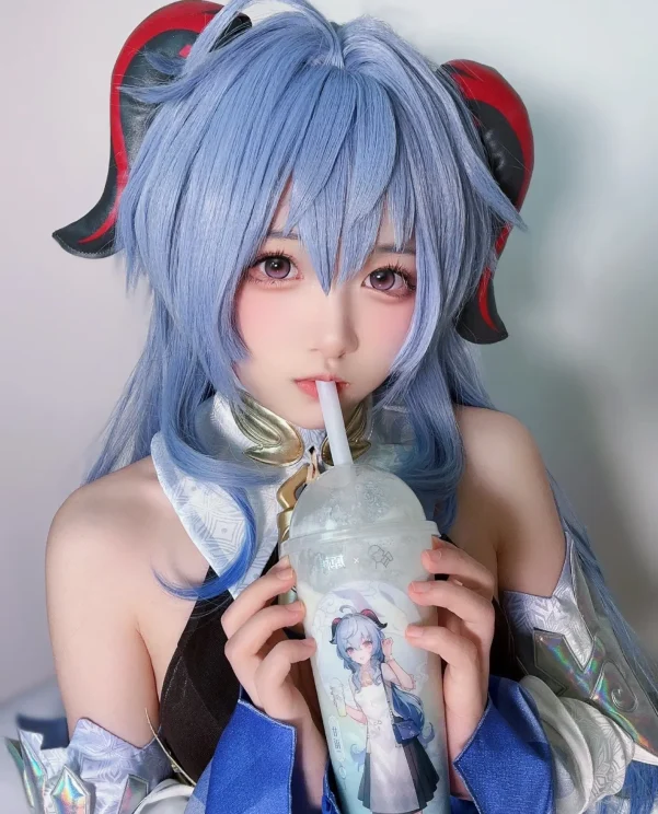 旅行者,你要来一杯吗?(❁´◡`❁)*喝奶茶变胖的话…我的分量……