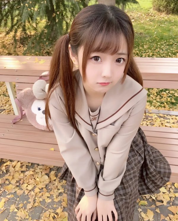 摄影写真 | 金色的阳光和金色的叶子，还有一个可爱的我