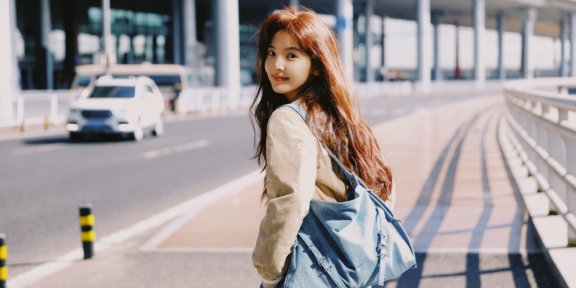 2025年流行「烫发发型」TOP 15 推荐!《难哄》章若楠同款必备