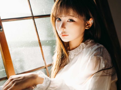 蠢沫沫 阳,光影交织下的元气少女与午后慵懒时光写真摄影故事